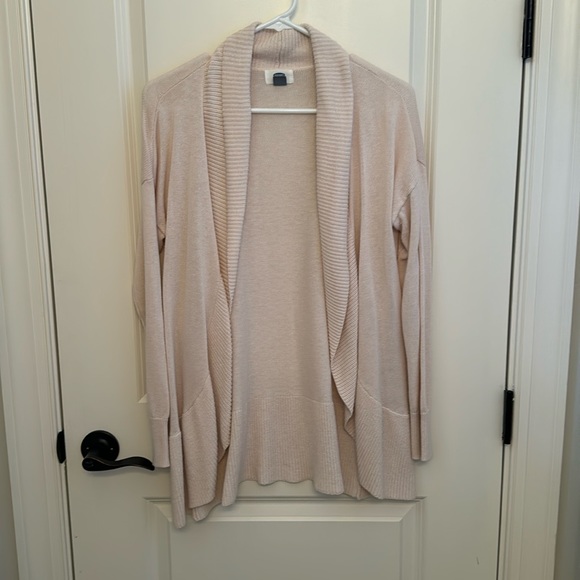 Old Navy Sweaters - Old Navy cream cardigan sweater